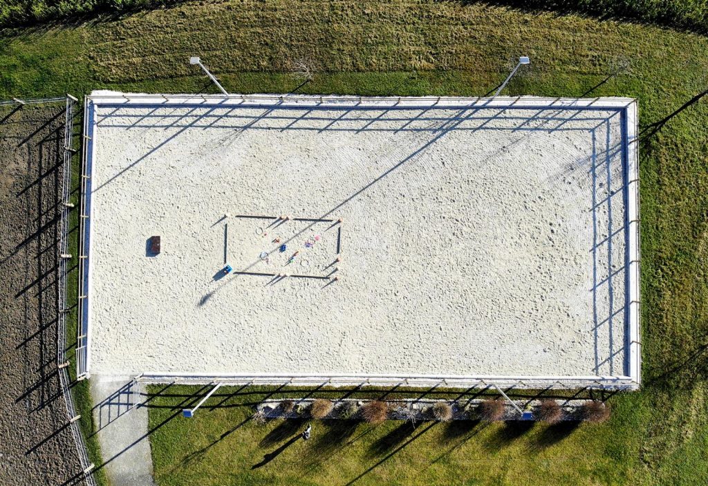 Reitplatz aus der Vogelperspektive